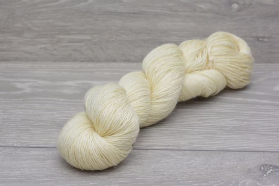4ply 100% Non-Superwash Bluefaced Leicester Wool Yarn 100gm Hank
