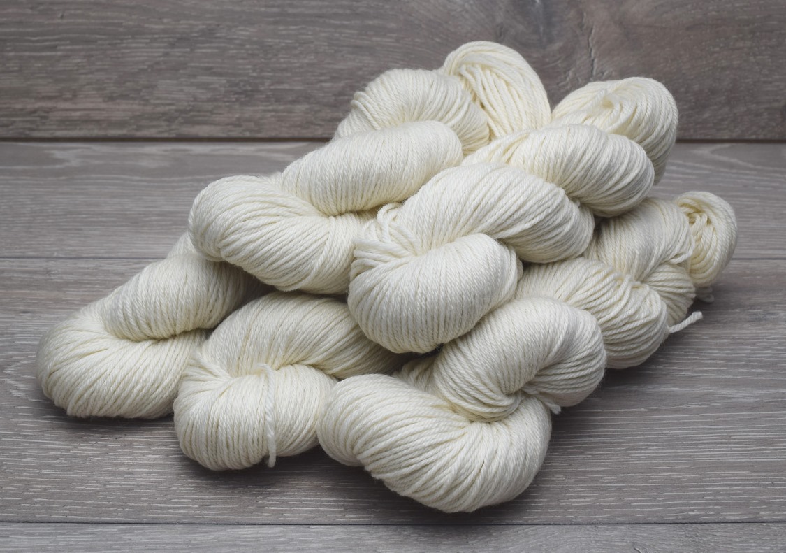 DK Weight 80% Superwash Extrafine (19.5 micron) Merino 10% Cashmere 10% Nylon Yarn 5 x 100gm Pack