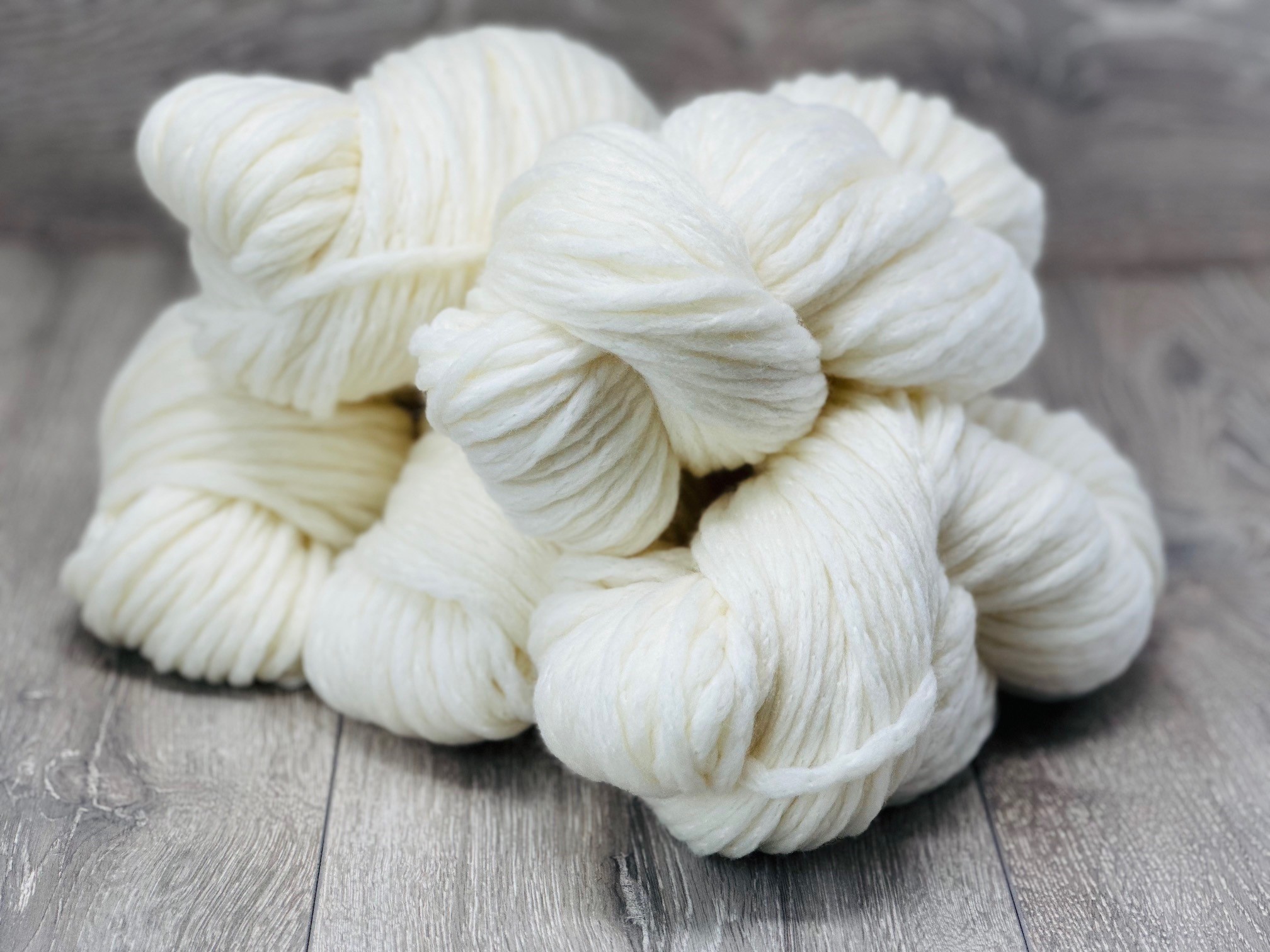 Superchunky Chain Yarn. 100% Superwash Extrafine (19.5 micron) Merino Wool Yarn 5 x 100gm Pack