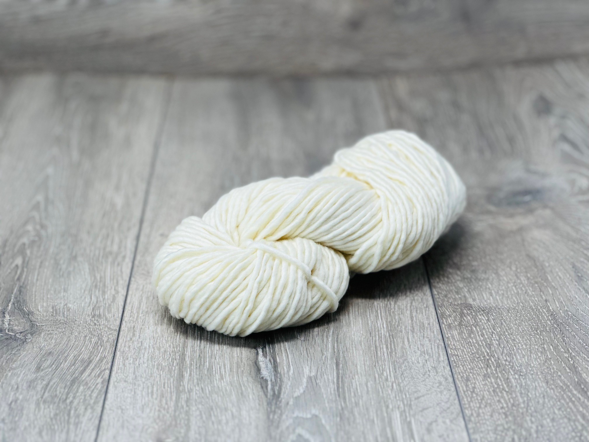 Superchunky Singles Yarn. 100% Superwash Extrafine (19.5 micron) Merino Wool Yarn 1 x 100gm Hank