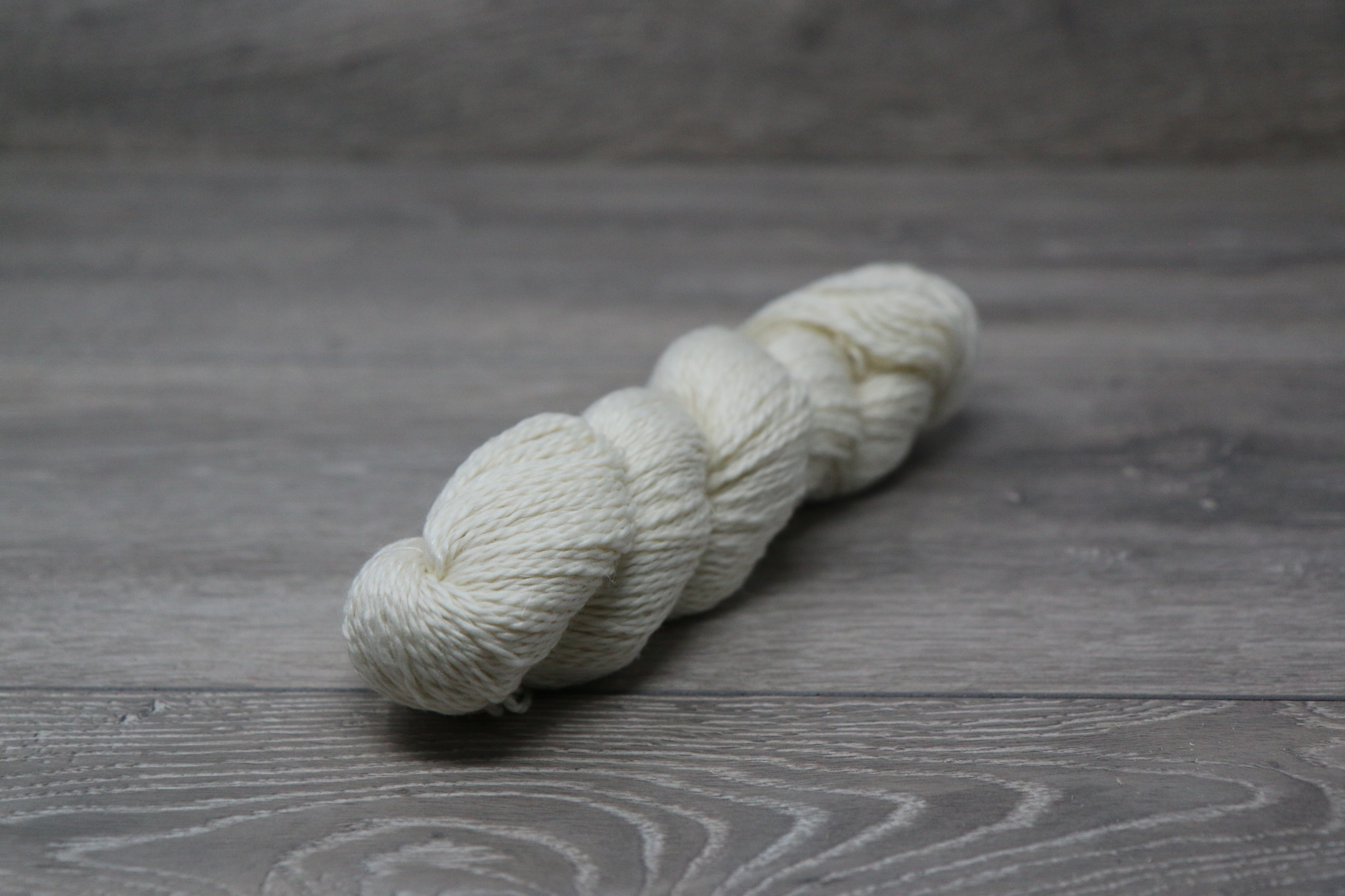 NEW Aran Weight 90% Superwash Merino 10% Linen Yarn 1 x 100g  HANK