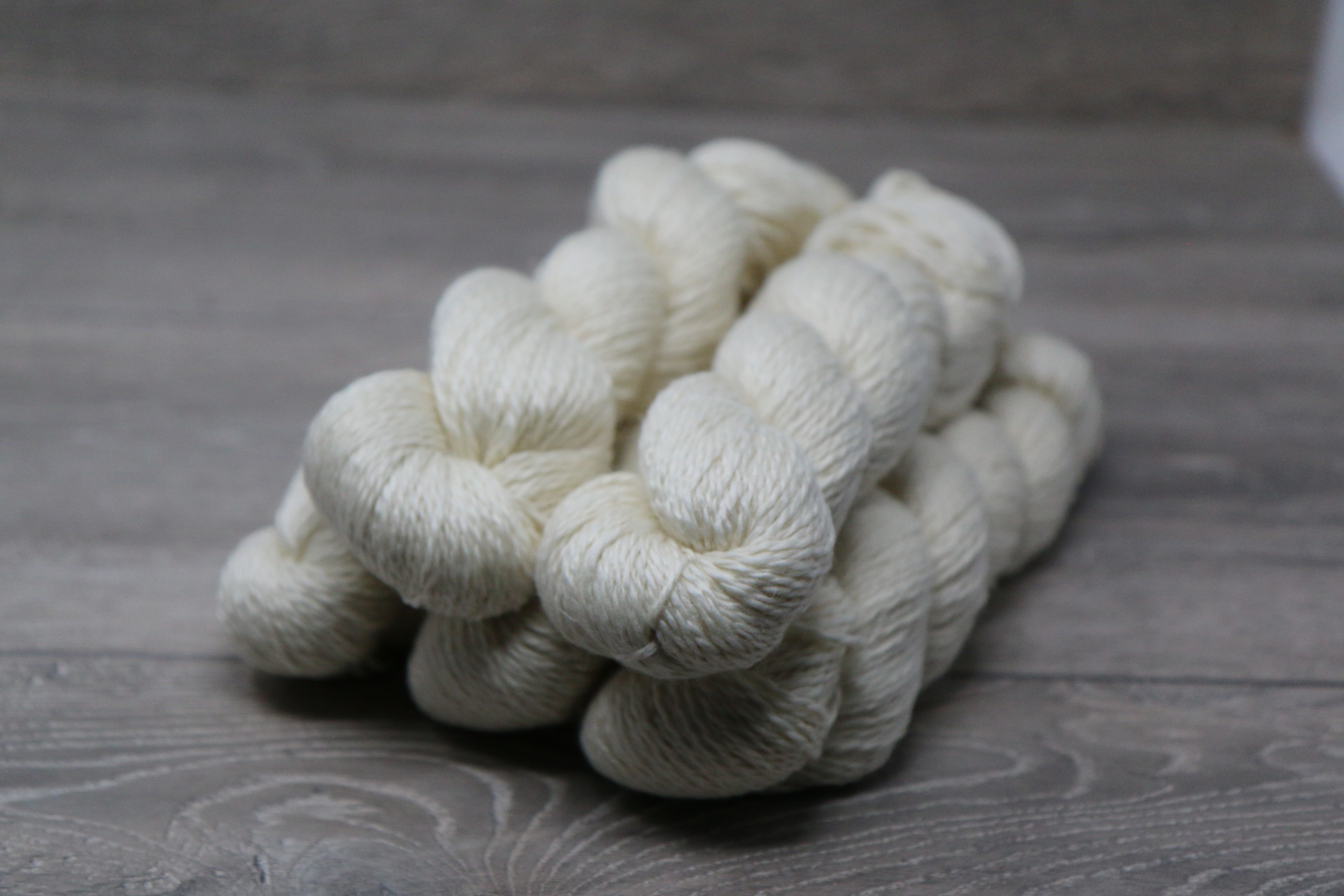 NEW Aran Weight 90% Superwash Merino 10% Linen Yarn 5 x 100g  PACK