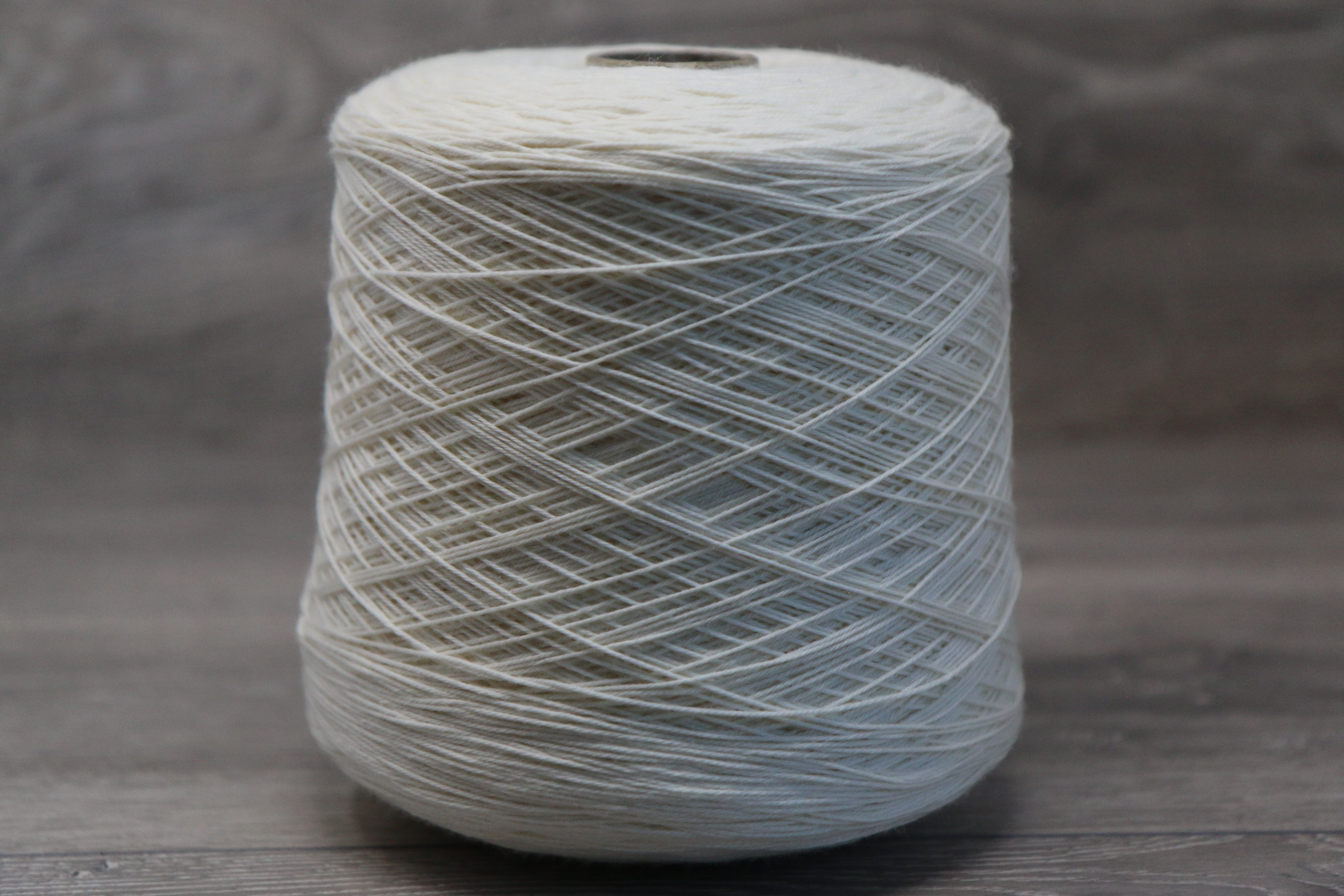 4ply Deluxe Sock 85% Superwash Extrafine (19.5 micron) Merino 15% nylon 1 kg CONE