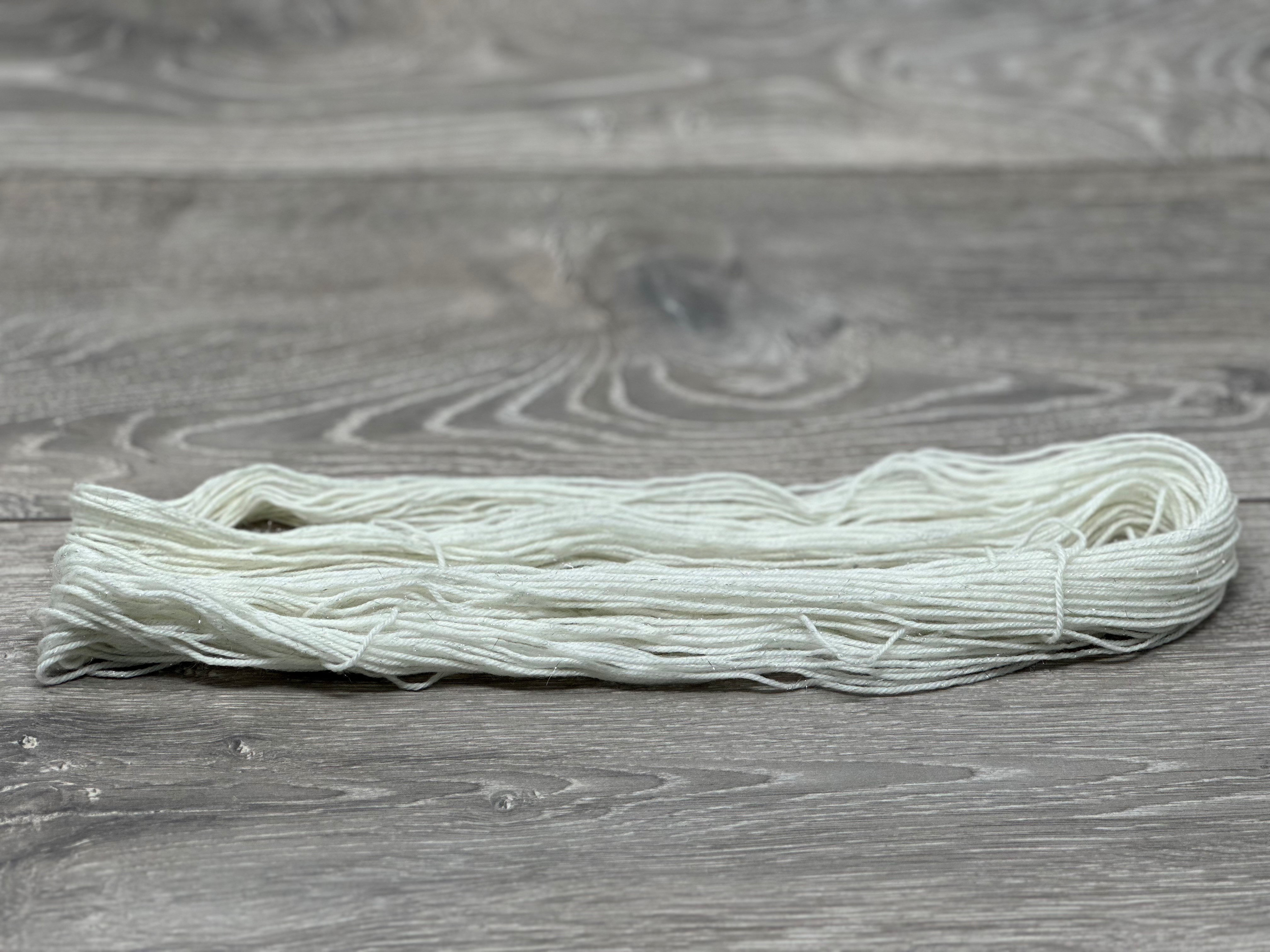 4ply Deluxe Sock Weight 75% Superwash Extrafine (19.5 micron) Merino 15% nylon 10% Silver Stellina 25  x 20g Pack