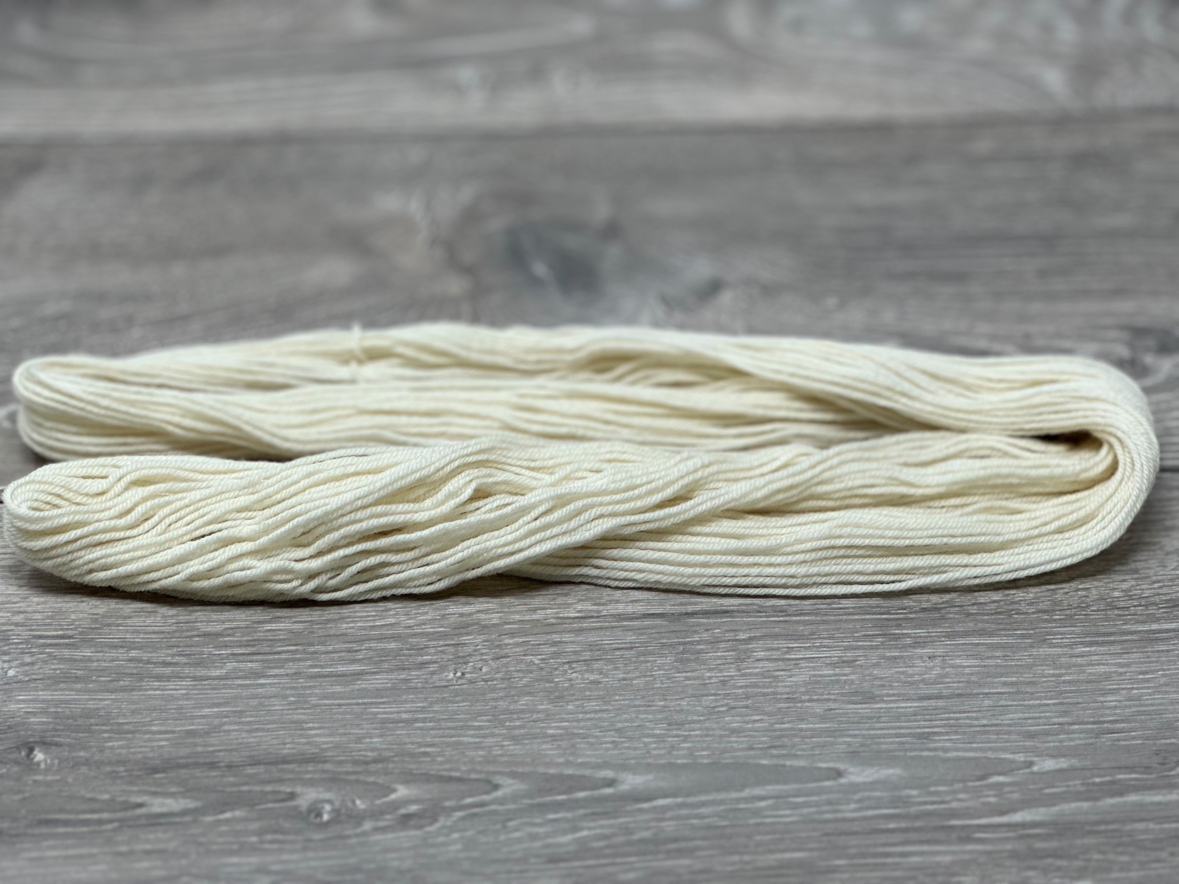 4ply Non Superwash Extrafine (19.5 micron) Merino Wool Yarn Mini Hanks 25 x 20g Pack