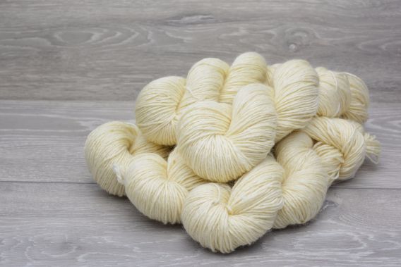 DK 100% Superwash Bluefaced Leicester Wool Yarn 5 x 100gm Pack 