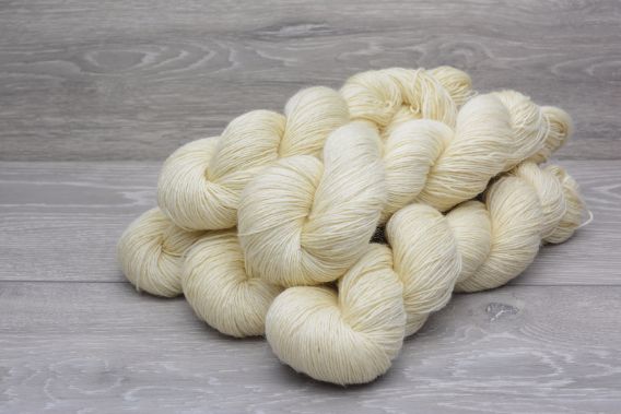 4ply 100% Non-Superwash Bluefaced Leicester Wool Yarn 5 x 100gm Pack