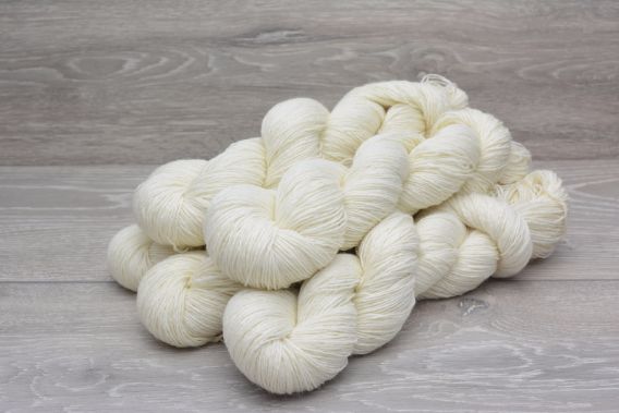 https://www.yarnundyed.eu/acatalog/4ply-superwash-pack.jpg