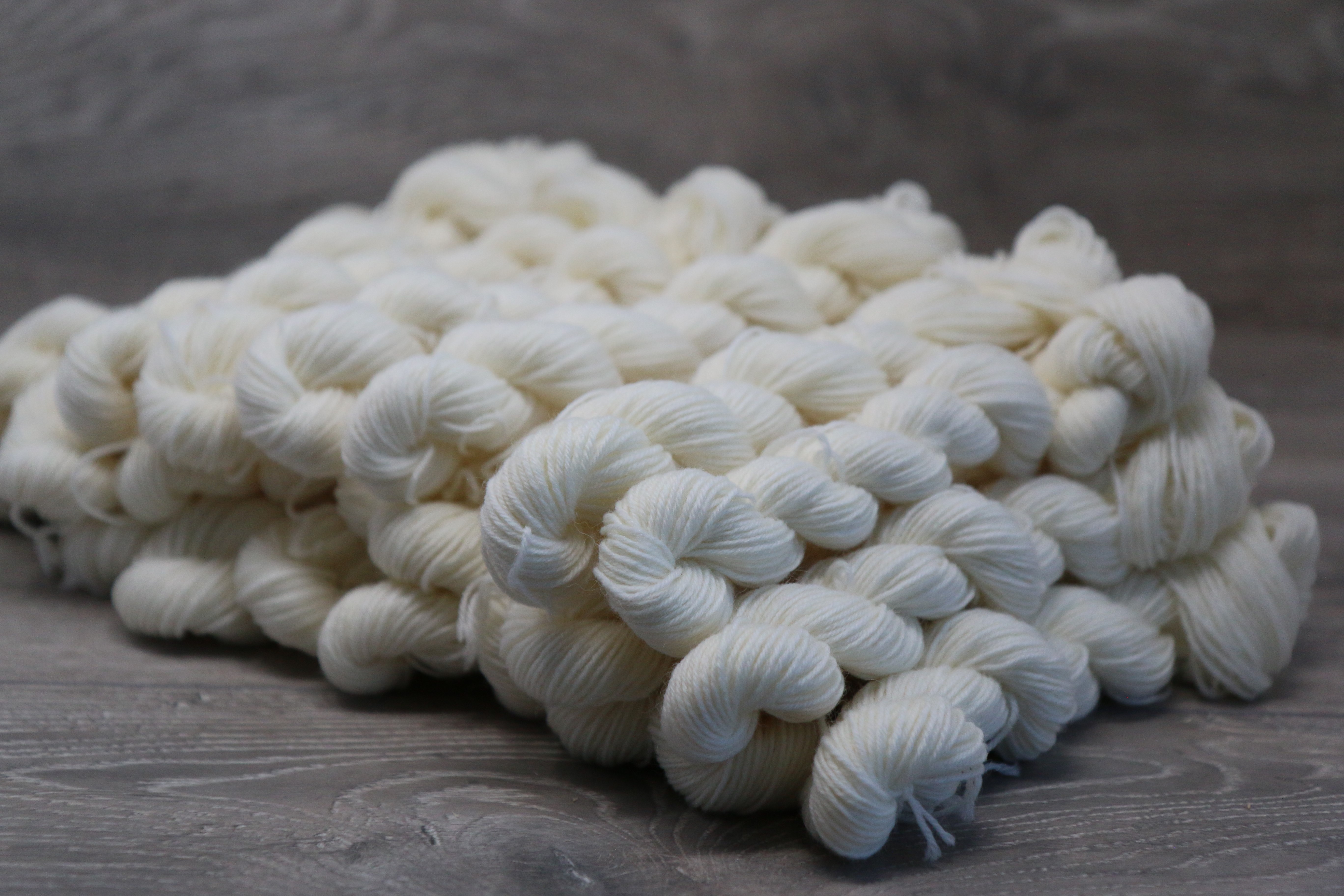 NEW 4ply fingering weight MINI 75% Superwash Wool 25% Nylon  Yarn 25 x 20gm Pack  