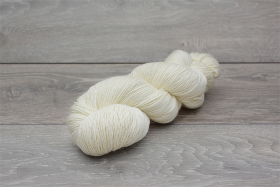 Sock Weight Singles Yarn. 100% Extrafine (19.5 micron) Superwash Merino Wool 1 x 100g Hank